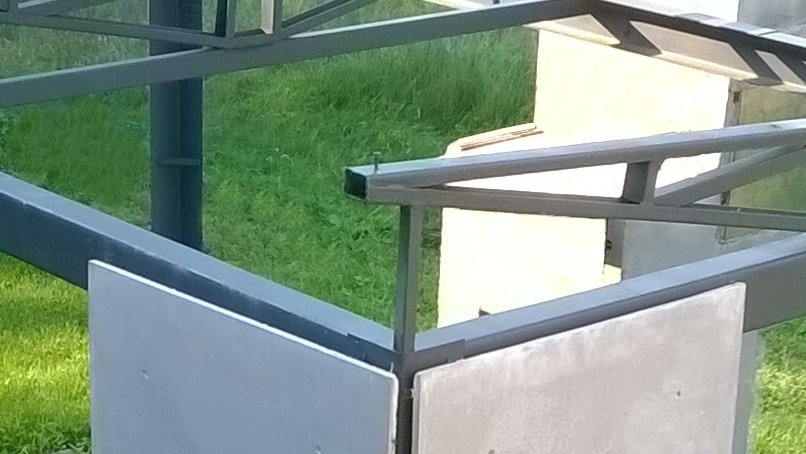 Nowoczesne wiaty stalowe z wykończeniem GRC